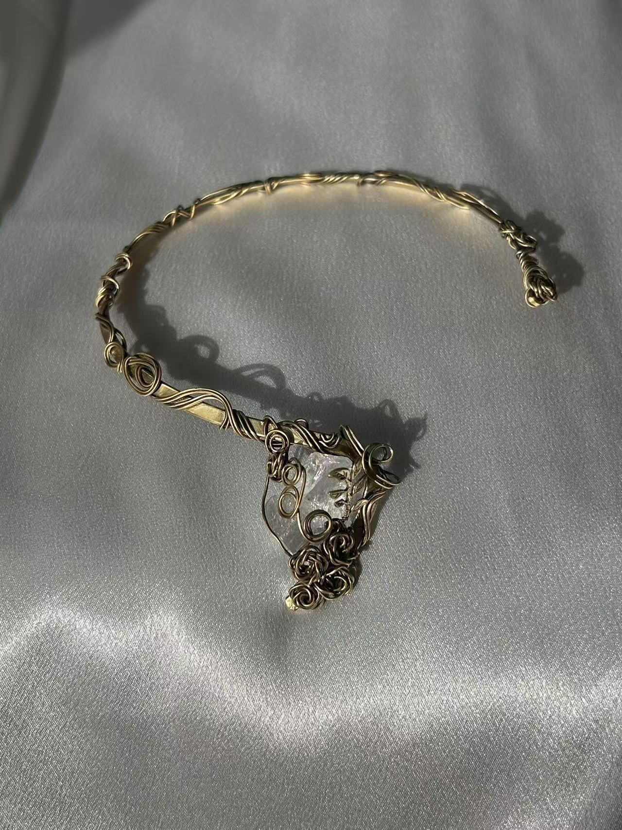 "NATURE" CRYSTAL CHOKER